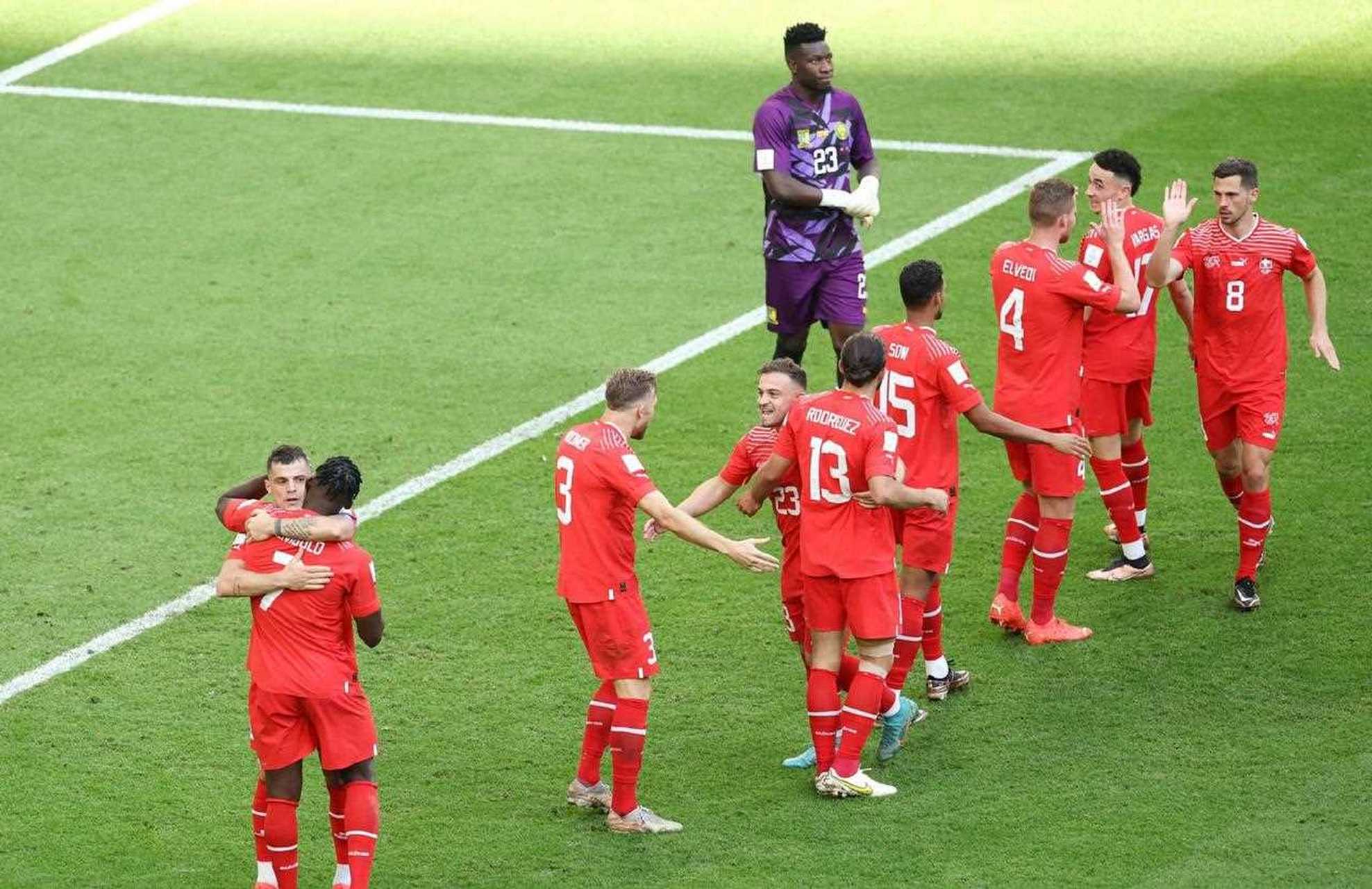 主帅调整战术，全队破门得分