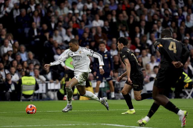 DB gaming-瓦伦西亚主场惨败，小组晋级严峻的简单介绍