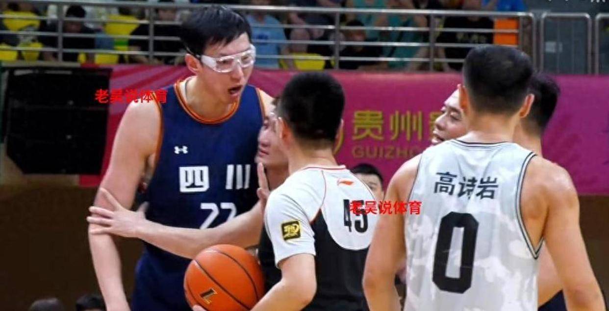 四川男篮备战上海队，全员紧张备战关键