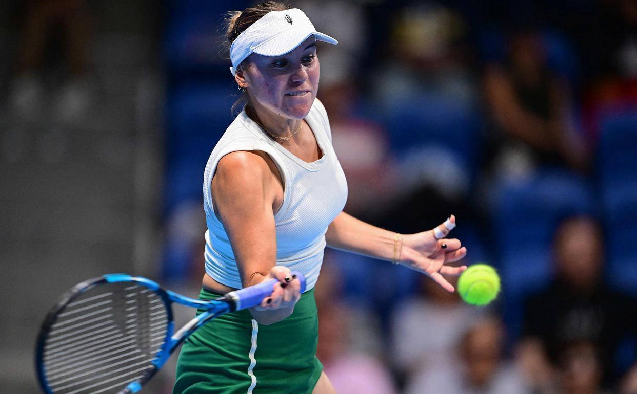 河南绿城队员斗志昂扬，击败对手夺冠！