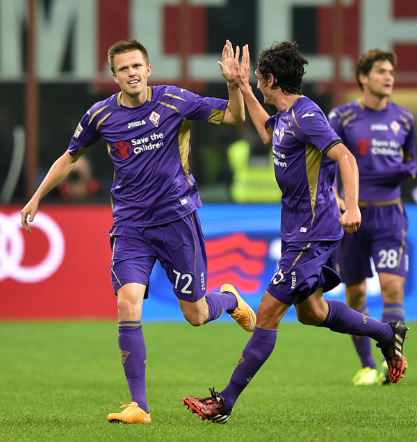 包含佛罗伦萨客场逼平罗马，积分榜位稳固的词条