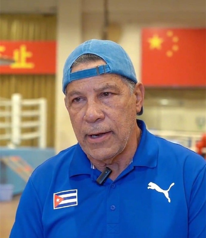 拳击赛场上，古巴选手夺得冠军的简单介绍