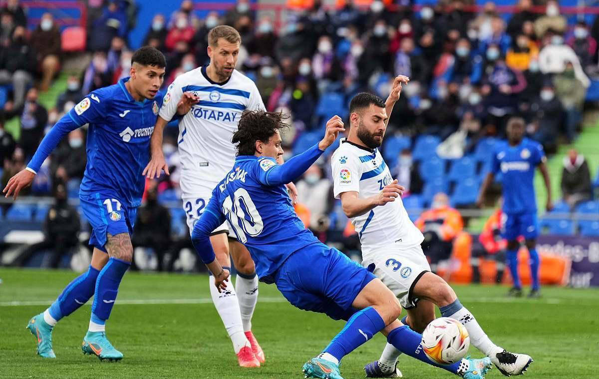 赫塔费轻松取胜，迈向保级之路