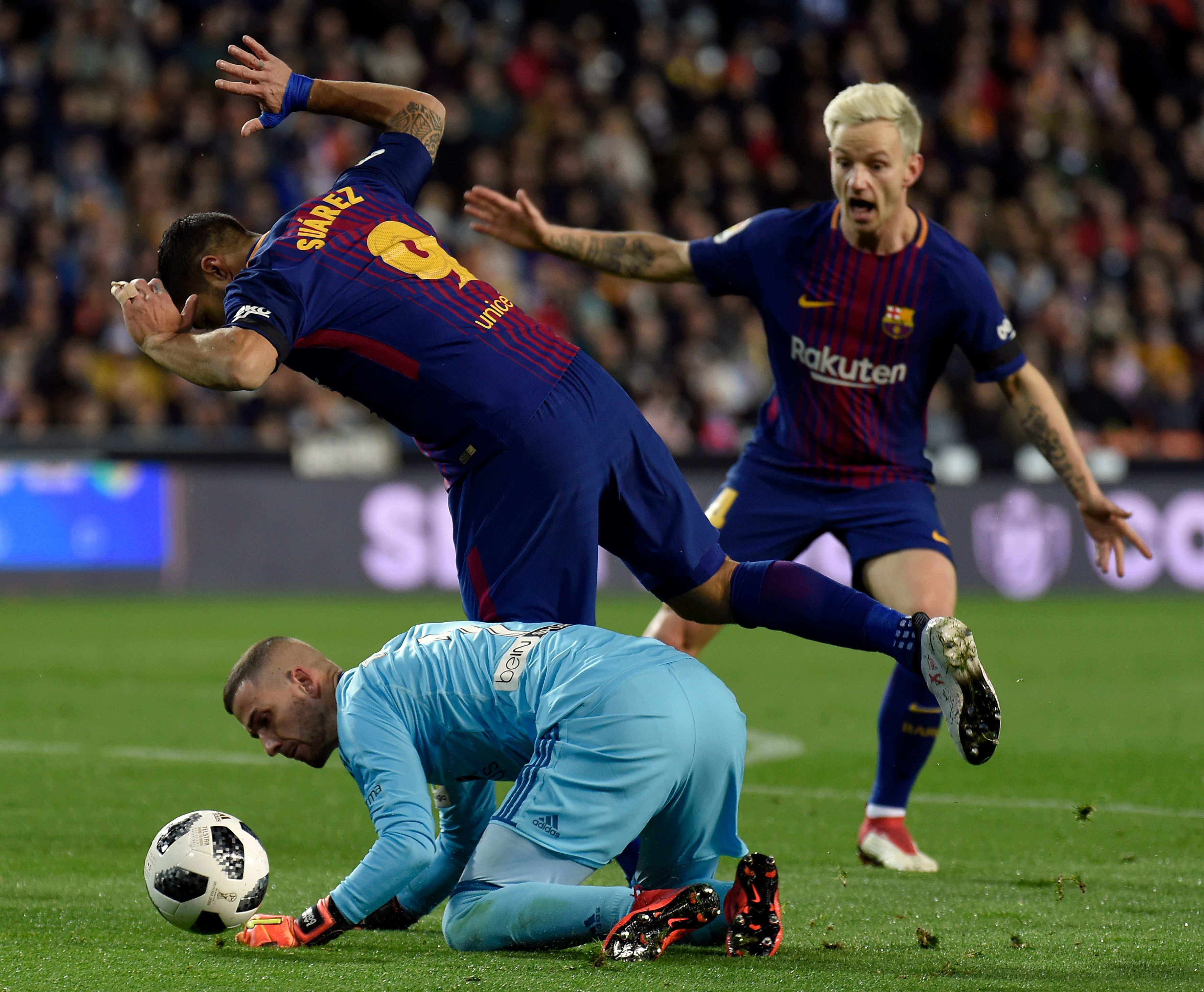 -巴塞罗那客场憾负切尔西，遭遇连败