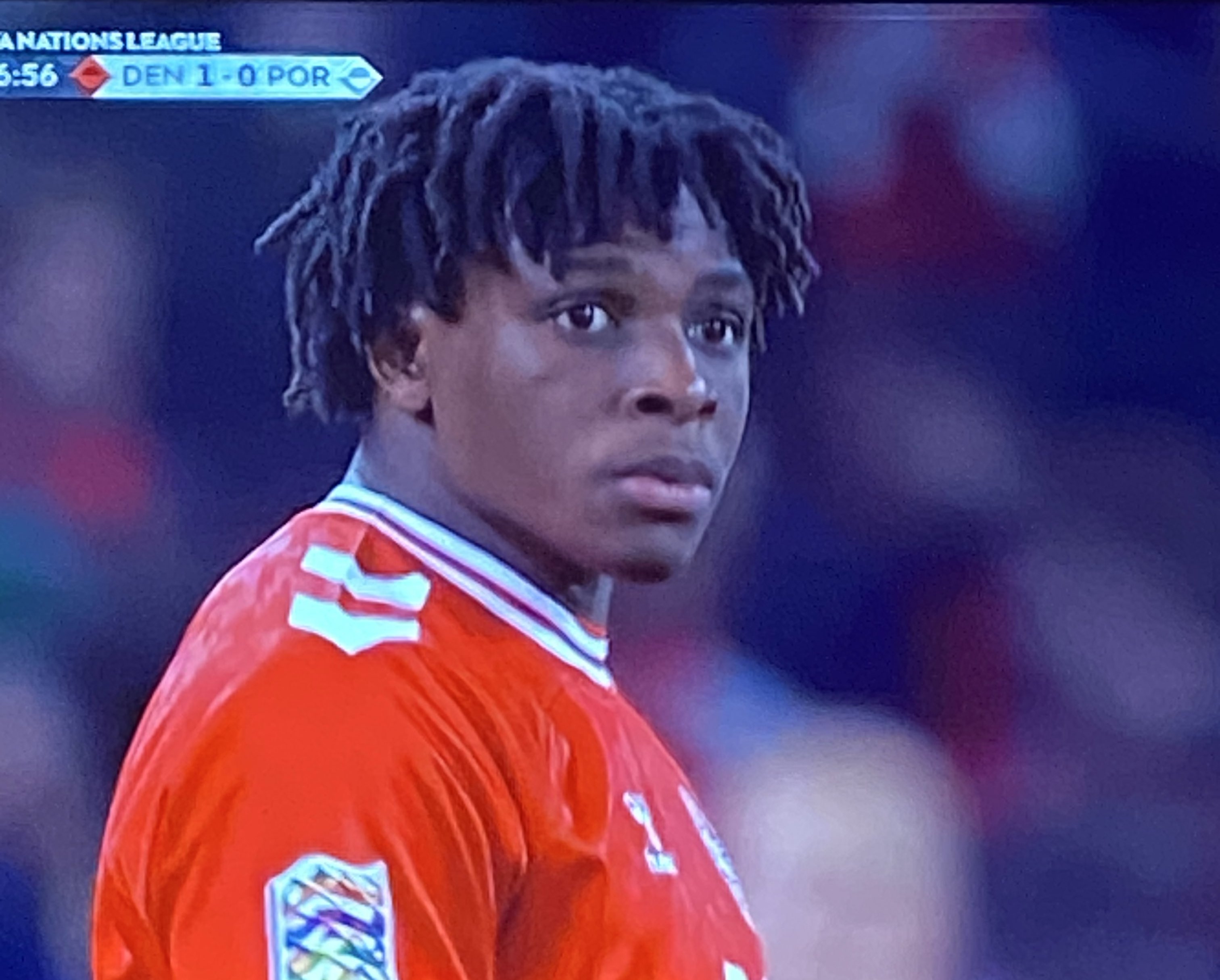 -乌迪内斯门将飞身扑救化危为安，临门一脚的简单介绍