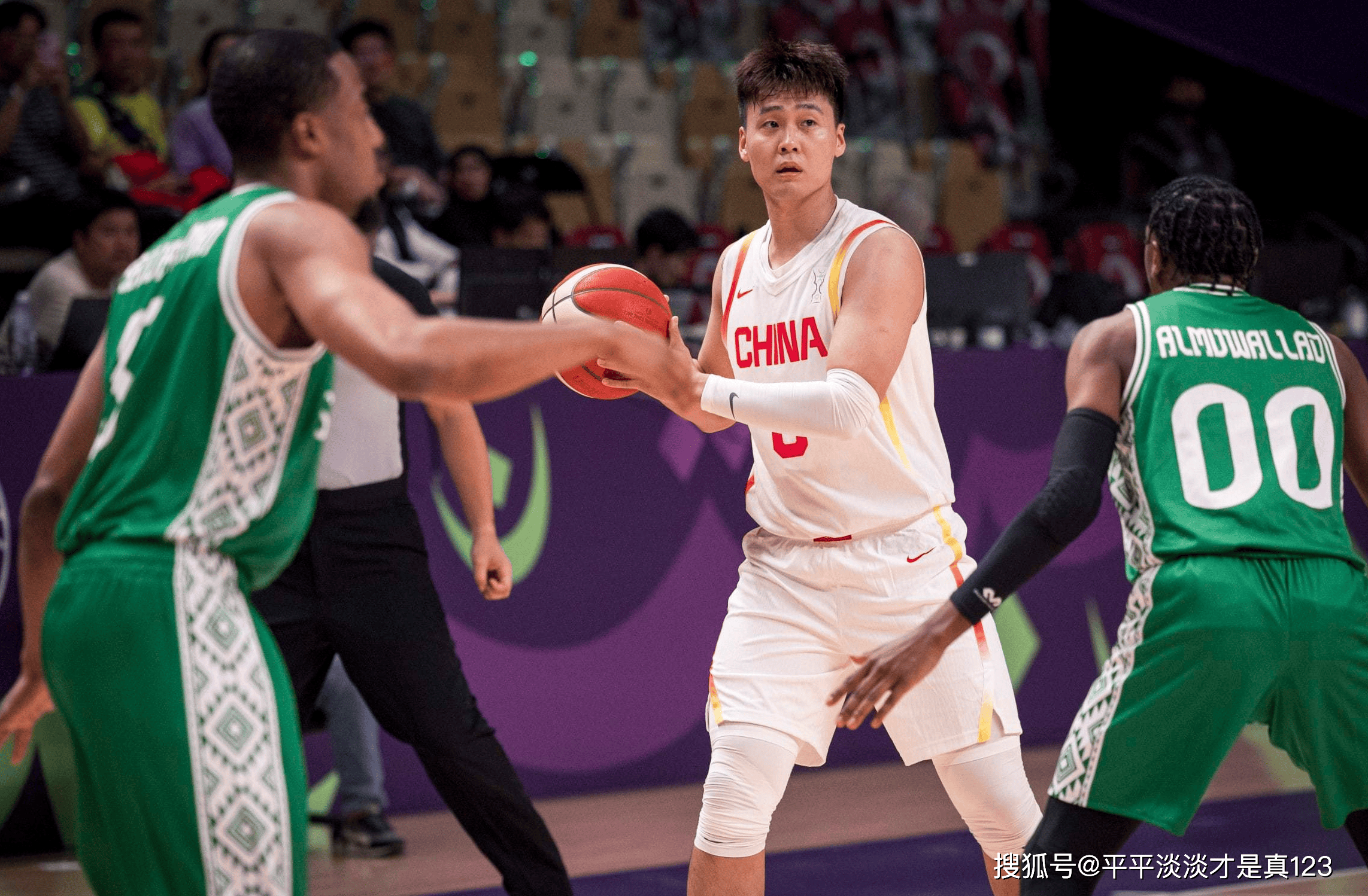 安徽男篮大胜陕西队，豪取胜利