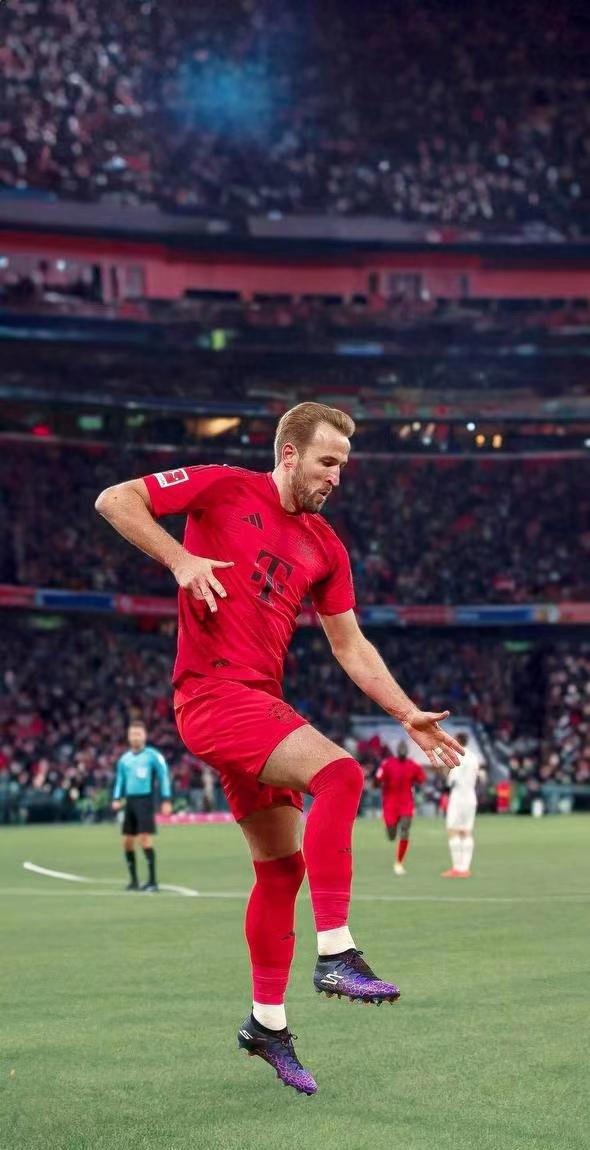 DB彩票平台-拜仁慕尼黑大胜多特蒙德，提前霸占德甲榜首位置