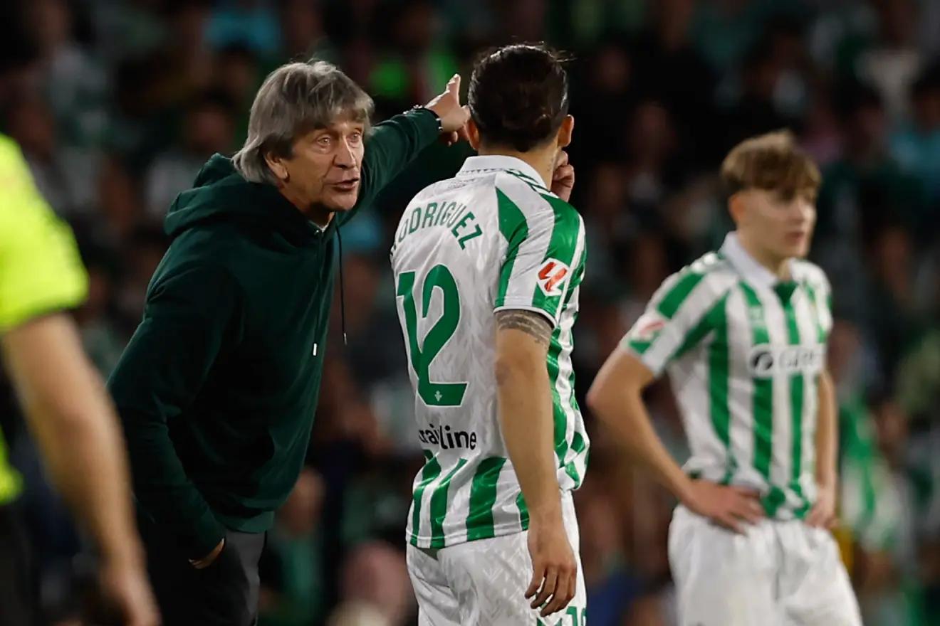 佩莱造精彩进球，荣光彰显全场的简单介绍