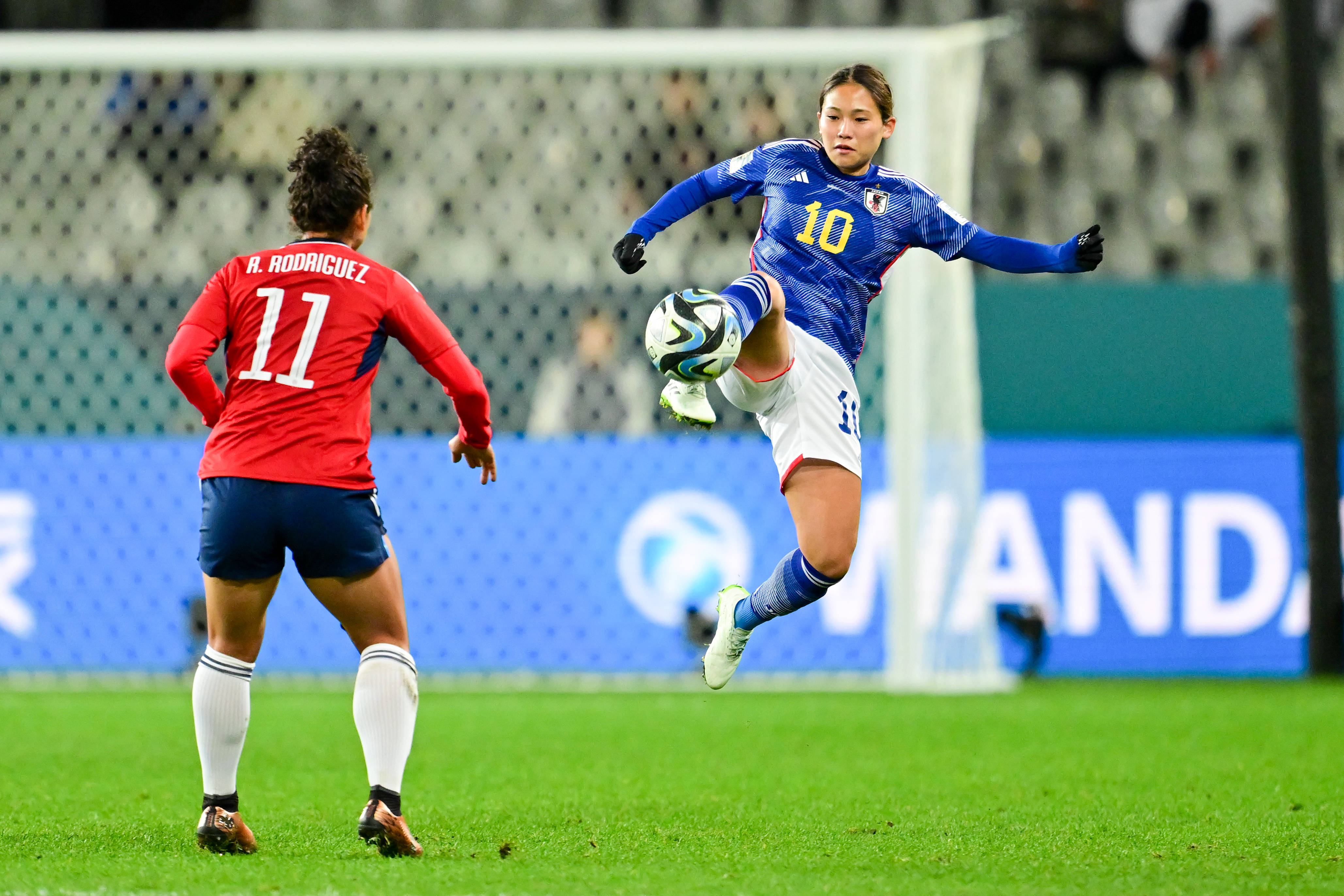 运动聚光：女足比赛场面震撼