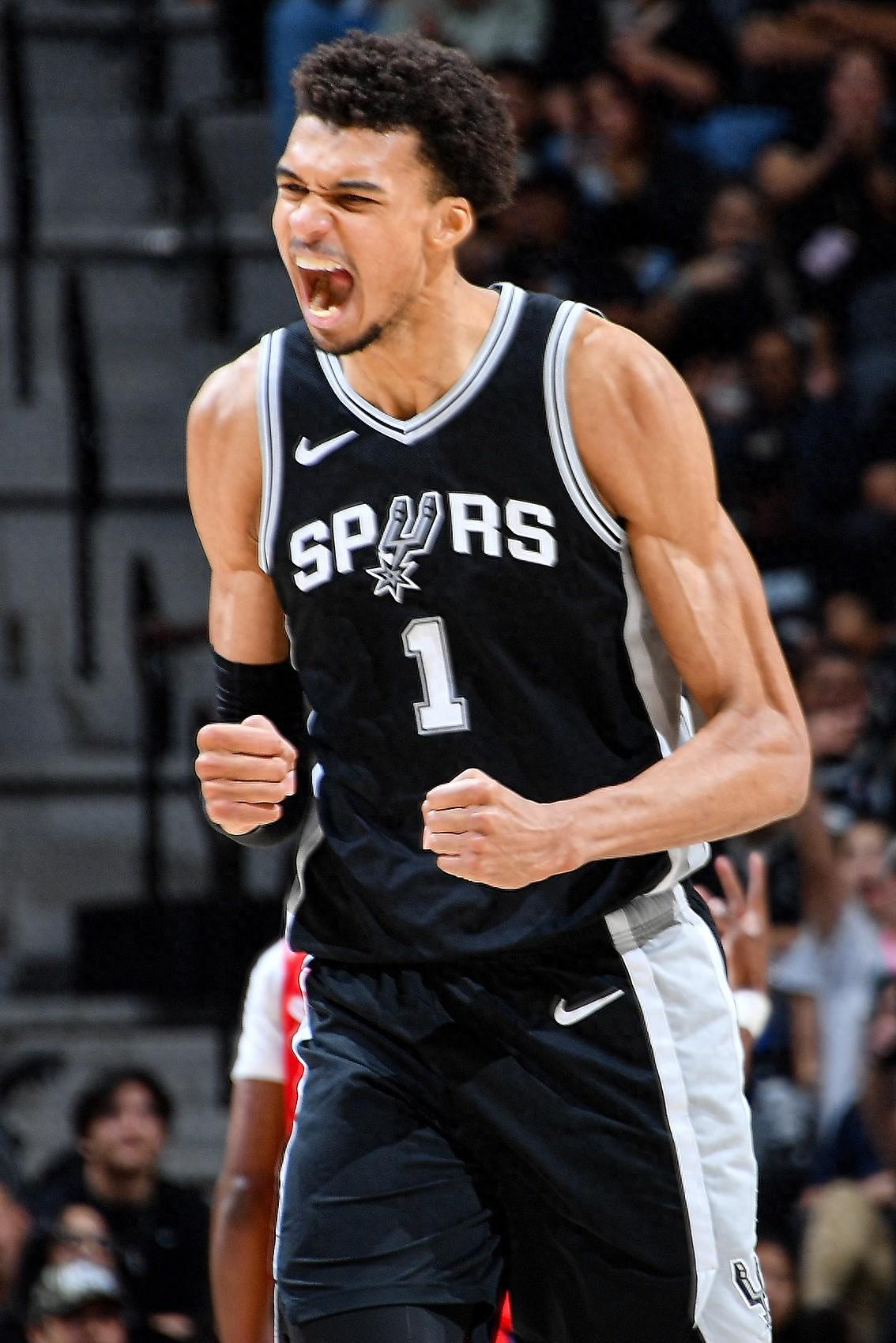 DB彩票官方网站-「马刺主场惨败，季后赛梦碎」